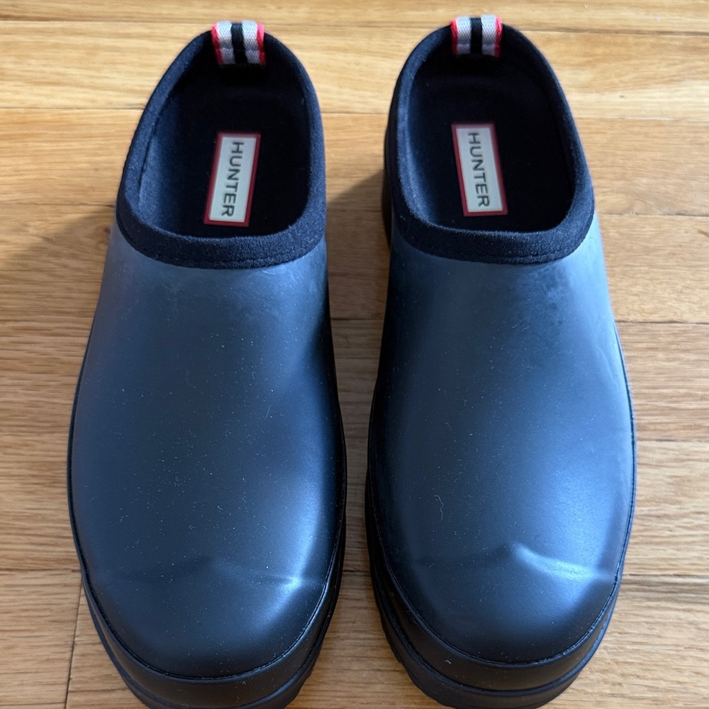 Hunter Black Slip-On Rain Clogs with Red-Trim Heel Loop
